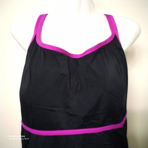 Inches Away Black & Fuchsia Skirted Spaghetti Strap Swimdress Foam Cups Sz 22W - Picture 2 of 6